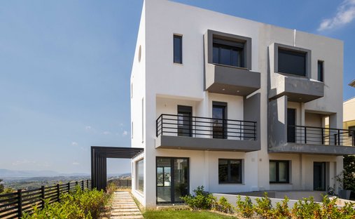 House in Dione, Pikermi, Attica 1