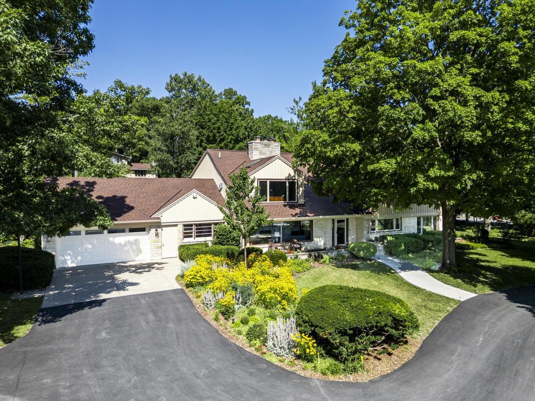 House in Brookfield, Wisconsin, United States 1 - 18449198