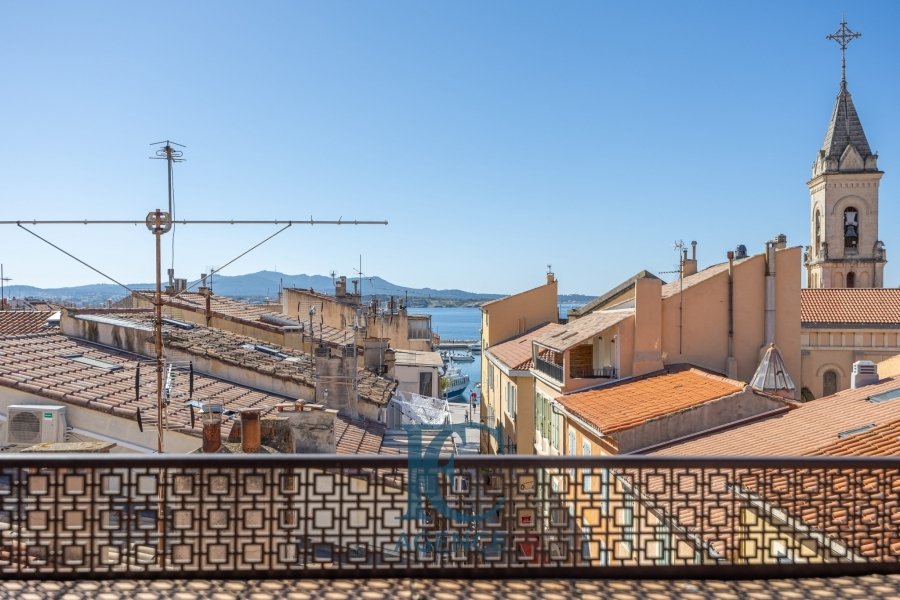 Apartment in Sanary-sur-Mer, Provence-Alpes-Côte d'Azur, France 1 - 18450058