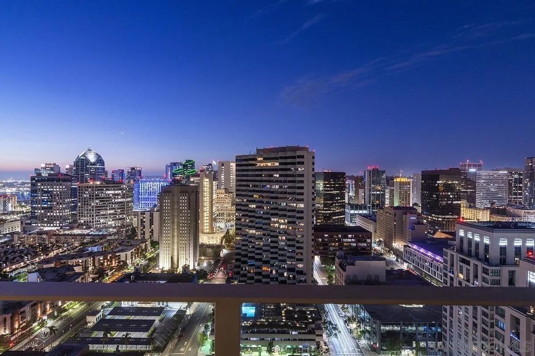 Condo in San Diego, California, United States 4 - 18449522