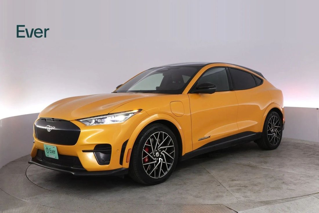 Suv in San Francisco, CA, United States 2 - 18032274