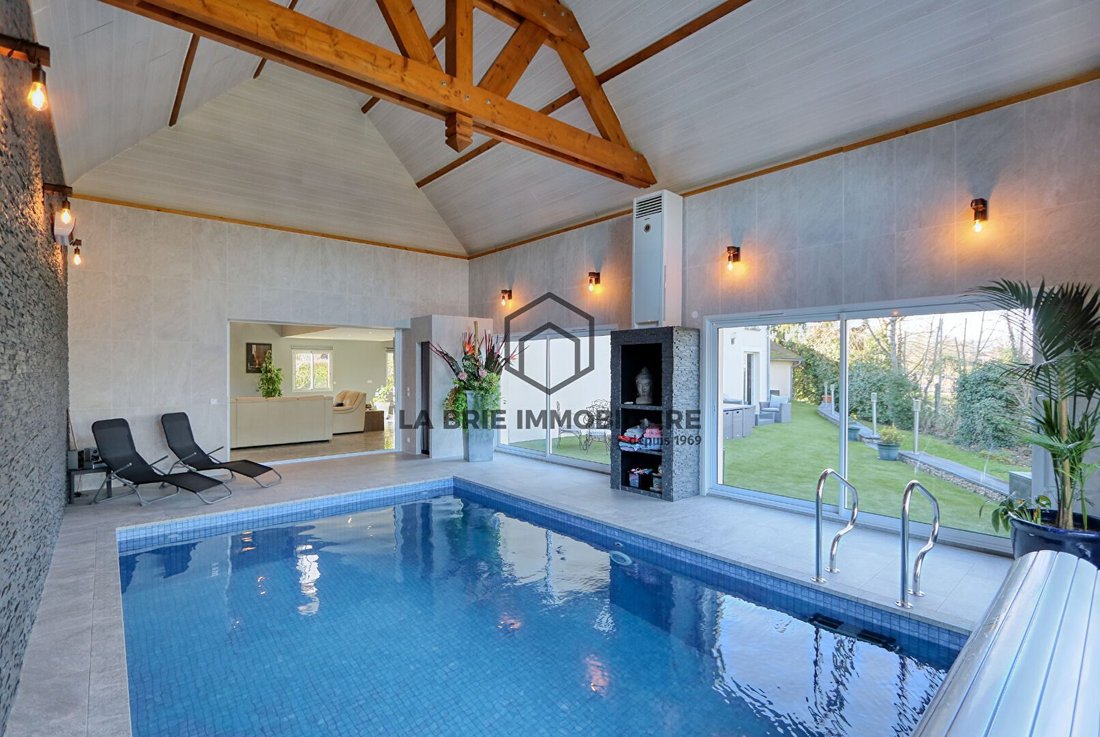 Villa in Les Sablons, Villecresnes, France 1 - 18452555