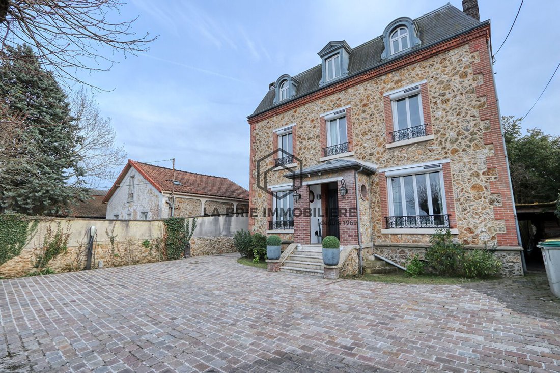House in Les Sablons, Villecresnes, France 3 - 18452552