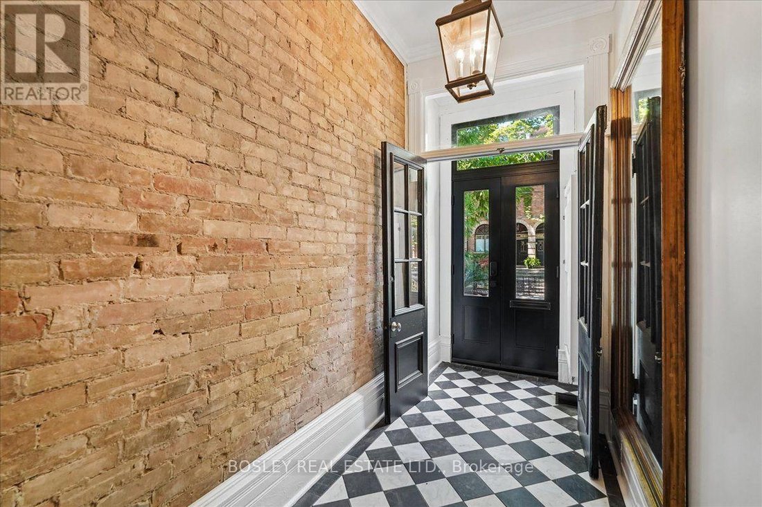 House in Toronto, Ontario, Canada 3 - 18452232