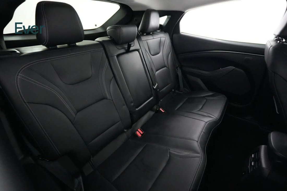 Suv in San Francisco, CA, United States 5 - 18275721