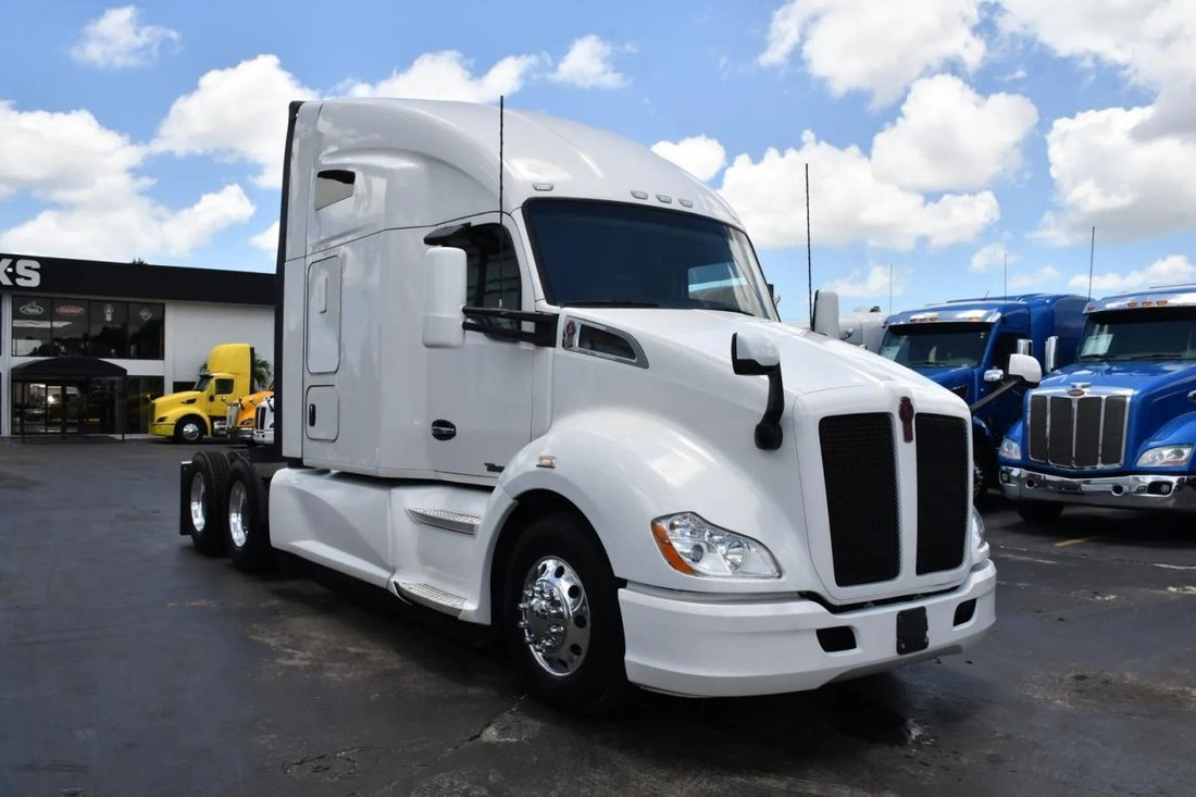 2021 Kenworth T600 T680 Aerodynamic in Miami, FL, United States 3 - 18451721