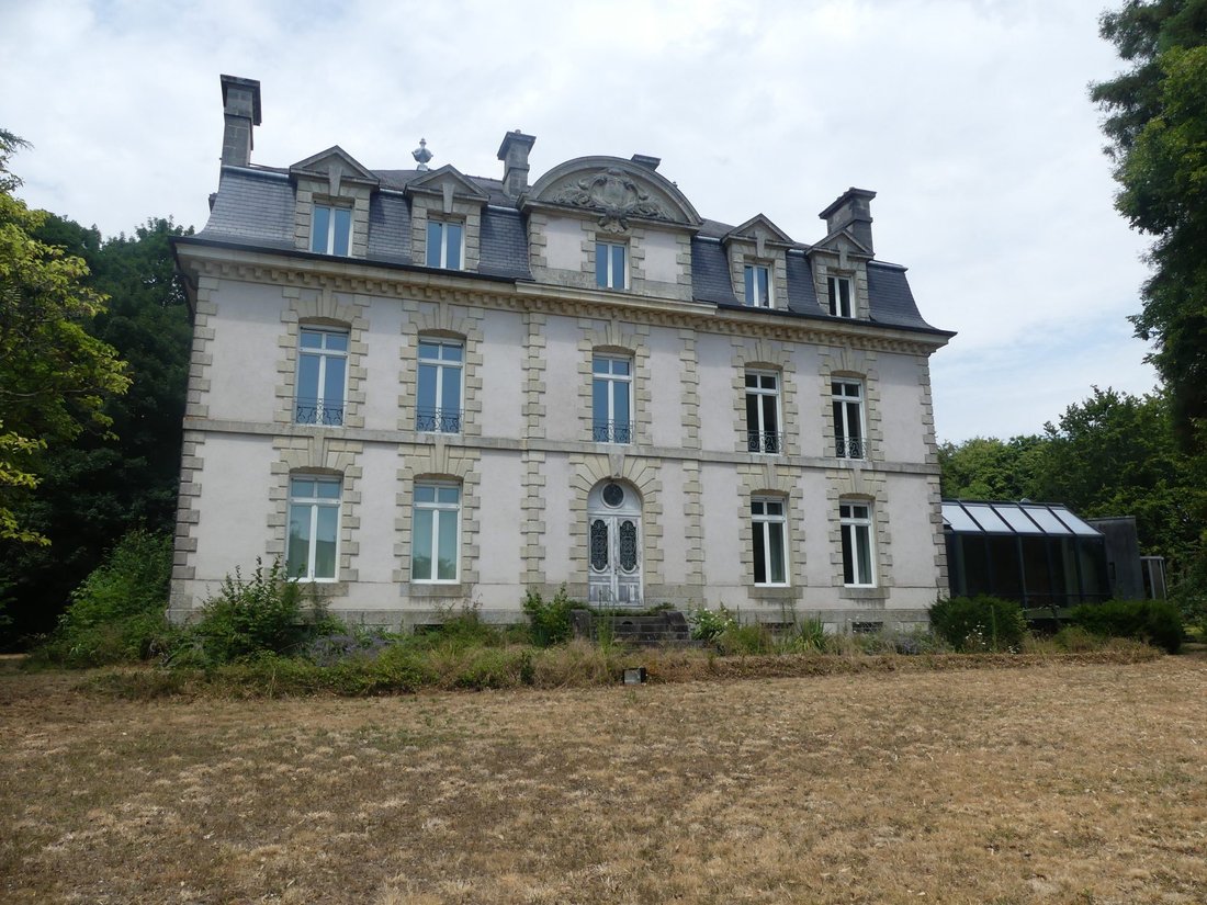 House in Centre-Le Port, Saint-Jean-la-Poterie, France 1 - 18452492