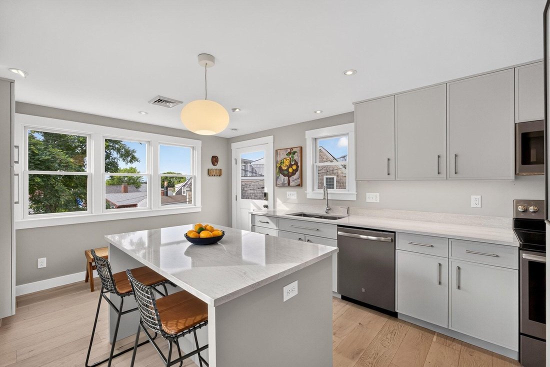Condo in Provincetown, Massachusetts, United States 5 - 18452383