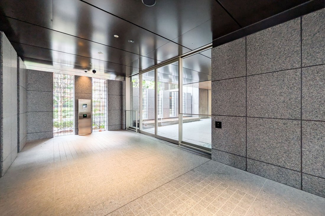 Condo in Osaka, Osaka, Japan 5 - 18452208