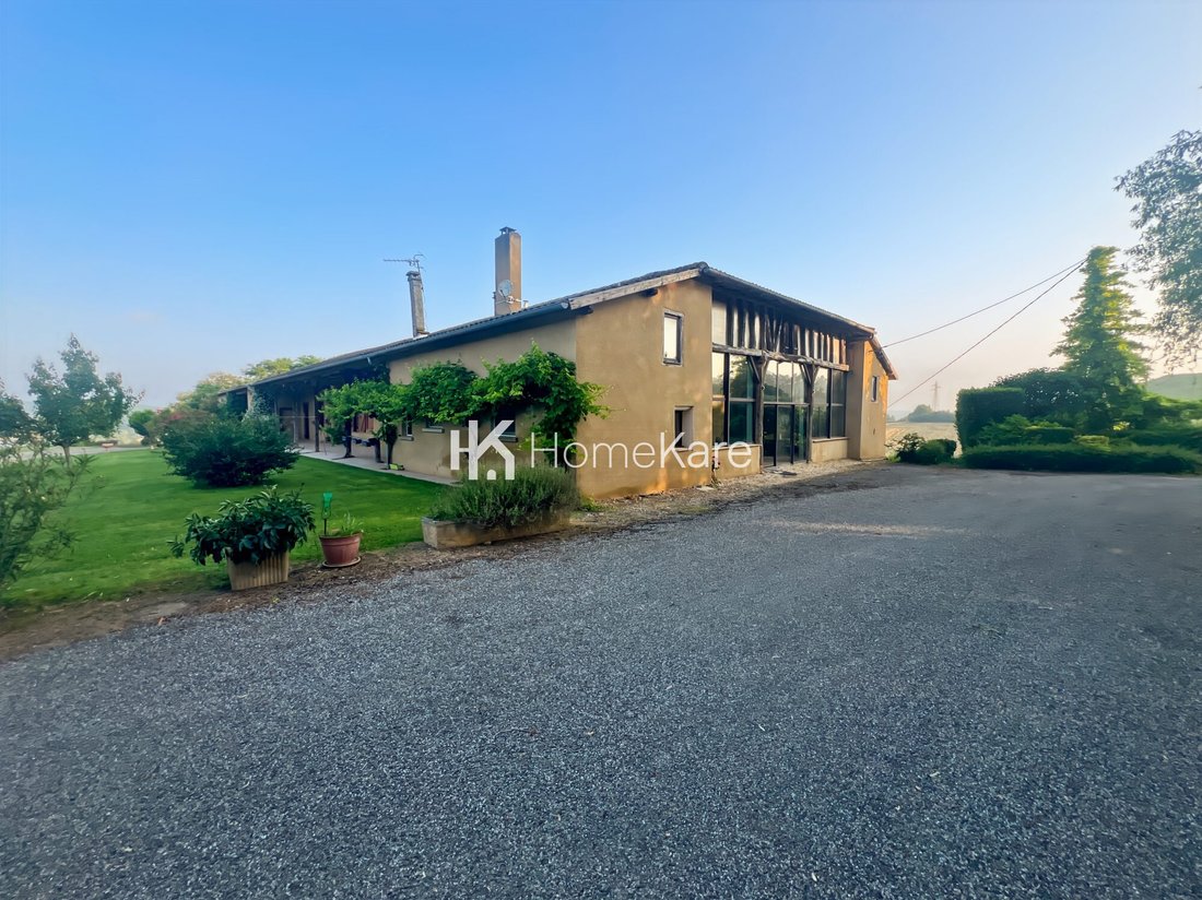 Farm Ranch in L'Isle-en-Dodon, Occitania, France 1 - 18452445