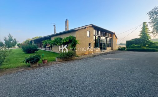 Farm Ranch in L'Isle-en-Dodon, Occitania, France 1