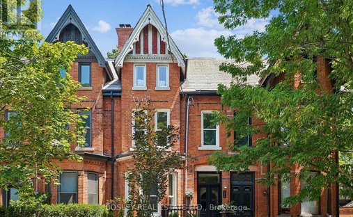 Apartment in Toronto, Ontario, Canada 1