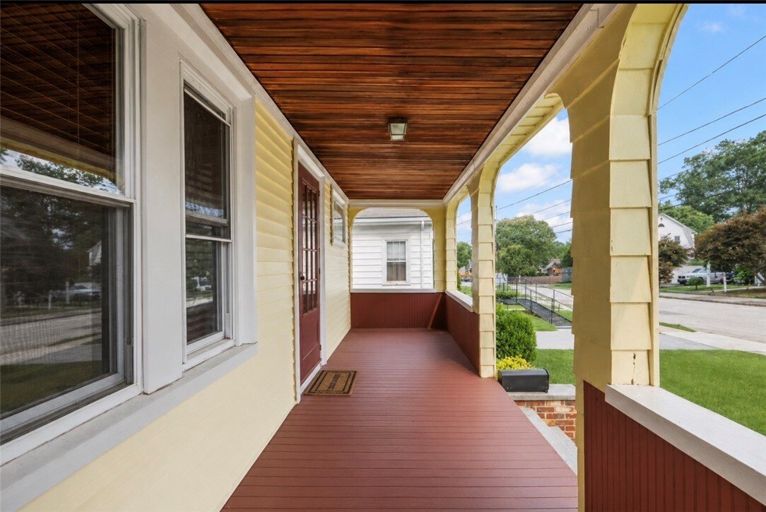 House in Cranston, Rhode Island, United States 4 - 18453109