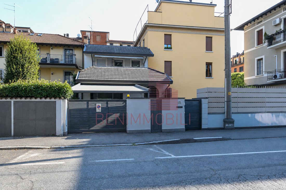 Villa in Historic Center, Brescia, Lombardy 1 - 18453066
