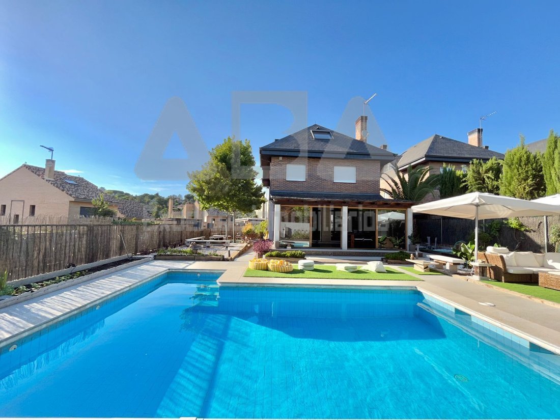 Villa in Fuencarral-El Pardo, Madrid, Spain 3 - 17733317