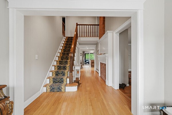 House in Stratford, Connecticut, United States 4 - 18452774