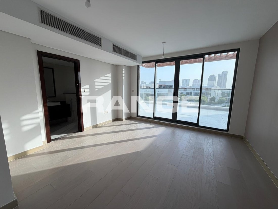 Townhouse in Damac Hills, Dubai, United Arab Emirates 5 - 18452954