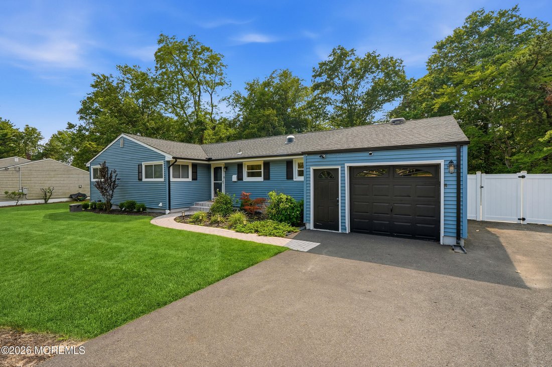 House in Tinton Falls, New Jersey, United States 3 - 18452911