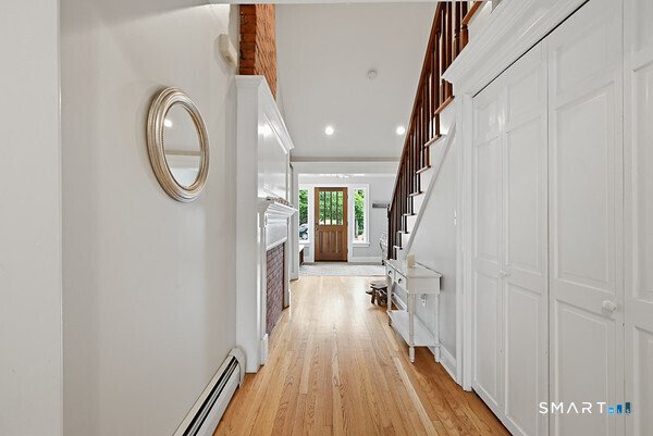 House in Stratford, Connecticut, United States 3 - 18452774