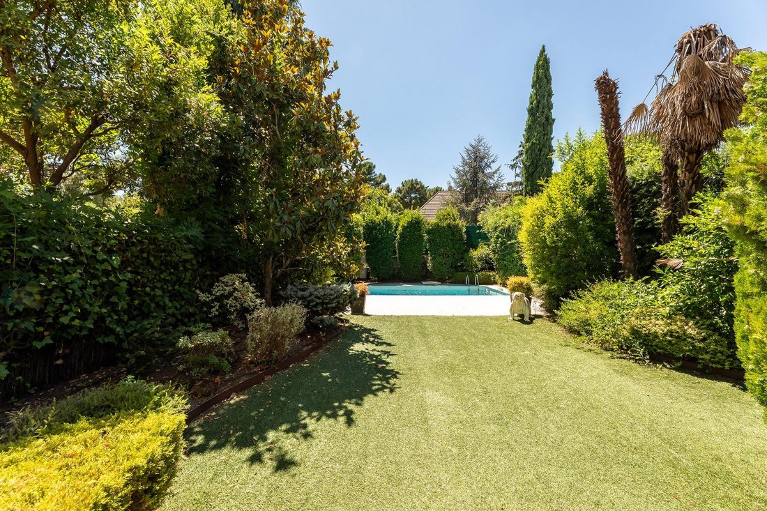 Villa in Majadahonda, Comunidad de Madrid, Spain 3 - 18437616