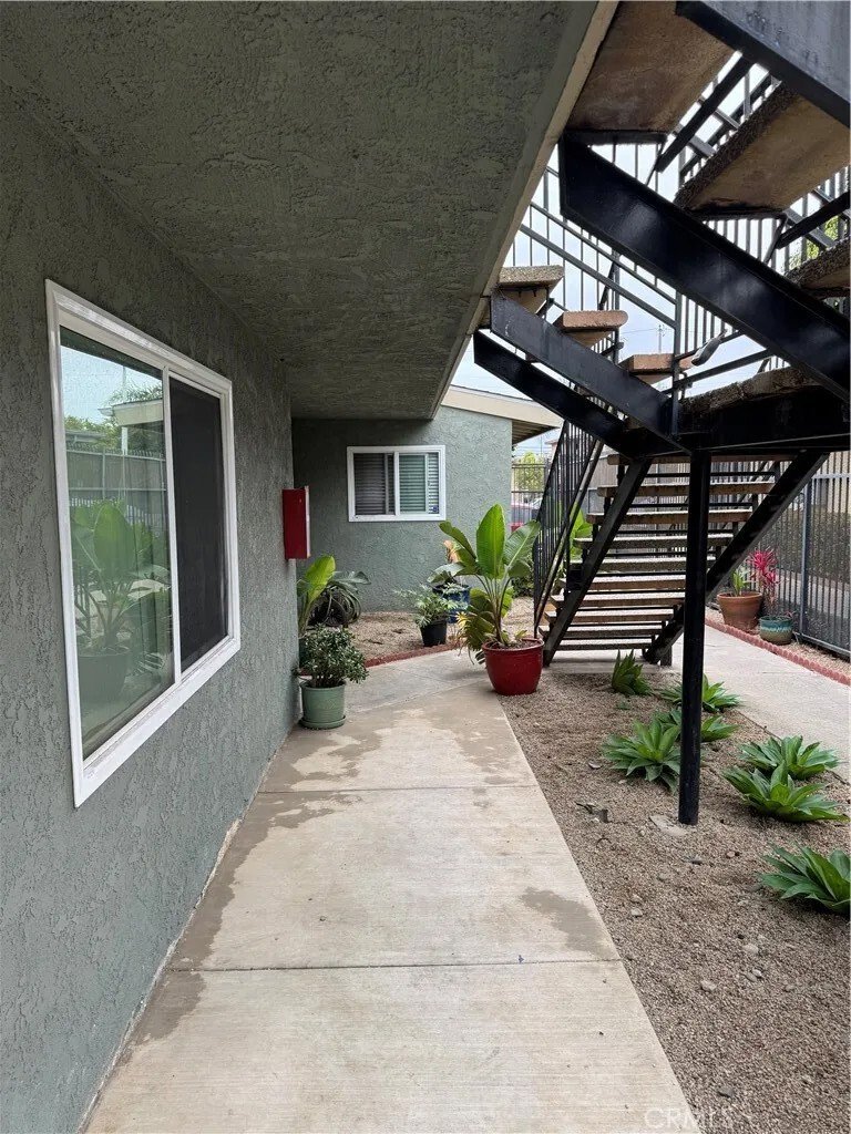 Huntington Beach, California, United States 3 - 18321905
