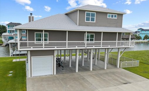 House in Bolivar Peninsula, Texas, United States 1