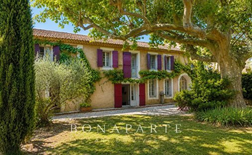 Maisons de campagne à Saint-Rémy-de-Provence, Provence-Alpes-Côte d'Azur, France 1