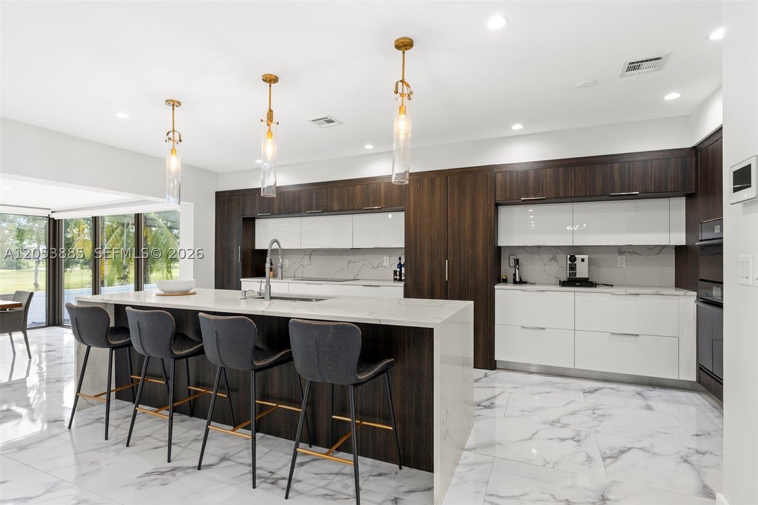House in Hialeah, Florida, United States 5 - 18453520