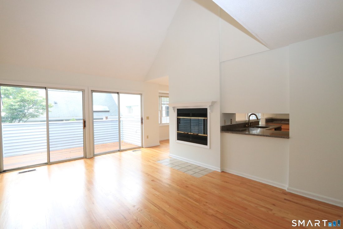 Condo in Wilton, Connecticut, United States 1 - 18416564