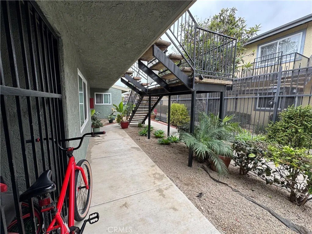 Huntington Beach, California, United States 4 - 18321905