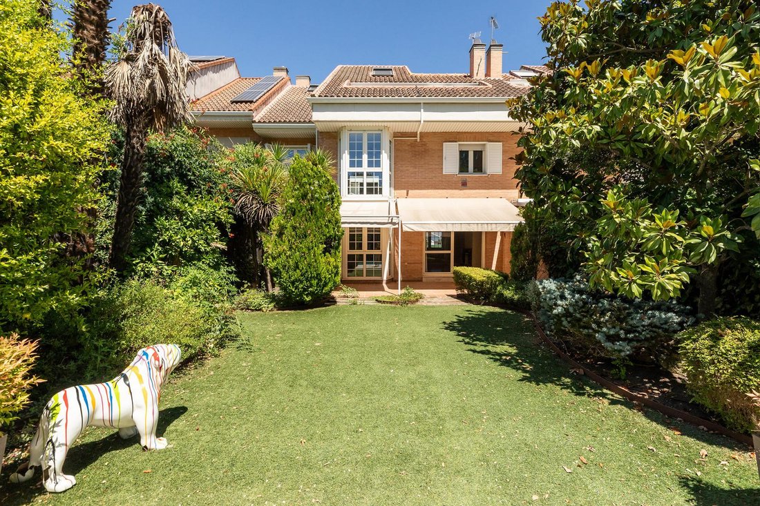 Villa in Majadahonda, Comunidad de Madrid, Spain 2 - 18437616