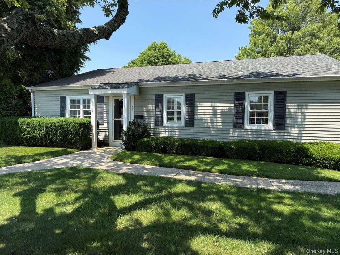Condo in Amityville, New York, United States 2 - 18454035