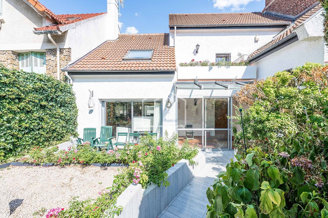 House in Plateau Ouest, Suresnes, France 1 - 18453652