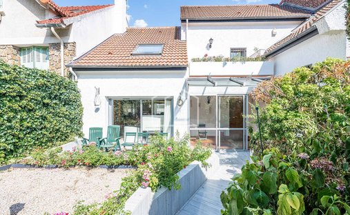 Maison à Plateau Ouest, Suresnes, France 1