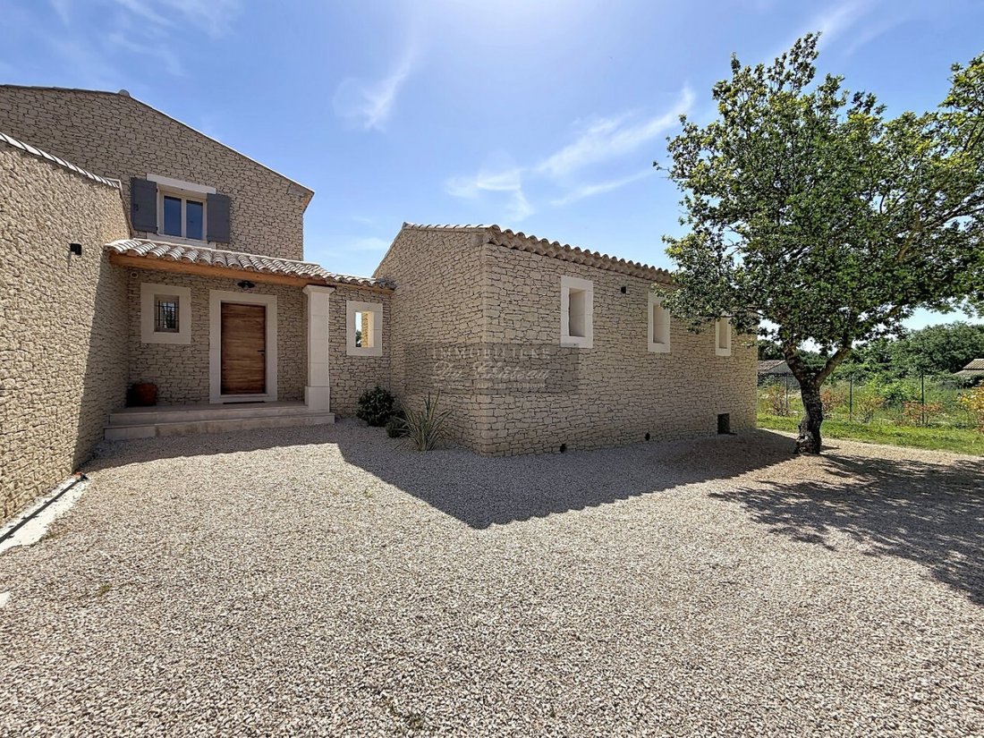 House in Gordes, Provence-Alpes-Côte d'Azur, France 3 - 18453540