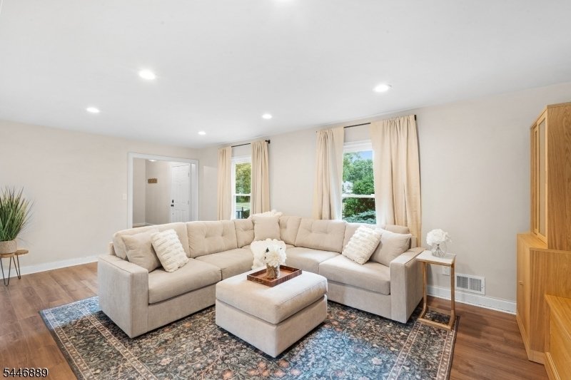 House in Hillsborough Twp., New Jersey, United States 3 - 18453908