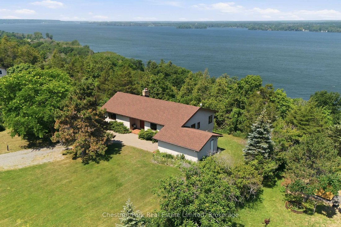 House in Prince Edward, Ontario, Canada 1 - 18454471
