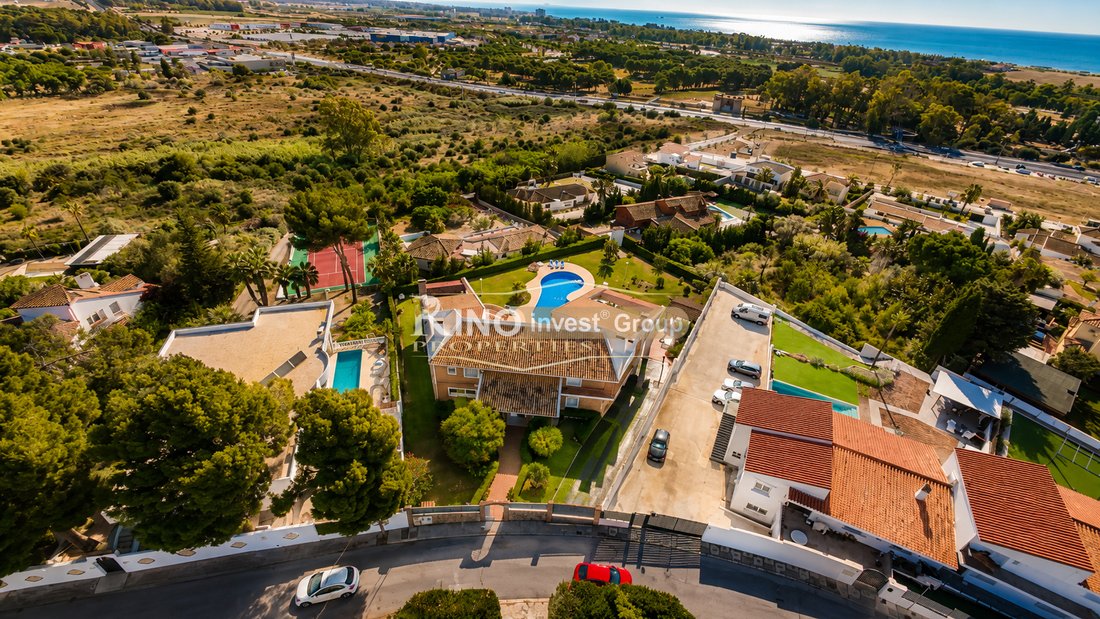 Villa in Churriana (District), Malaga, Spain 4 - 18454160