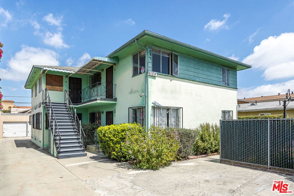 Los Angeles, California, United States 2 - 18453622