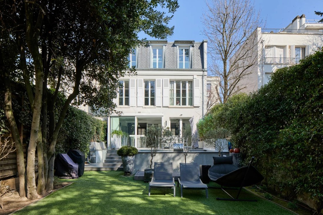 Estate in Ile de la Jatte - Parc d'Orléans, Neuilly-sur-Seine, France 2 - 18454130
