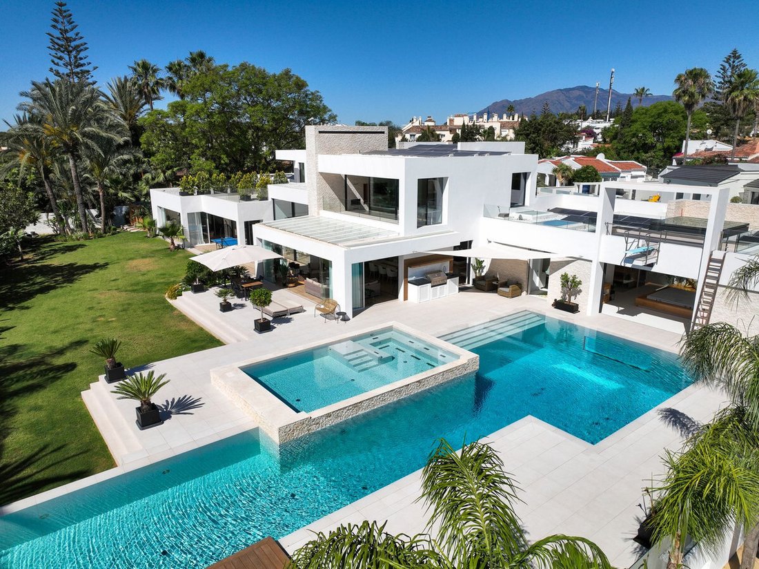 Villa in Estepona, Andalusia, Spain 1 - 18454057