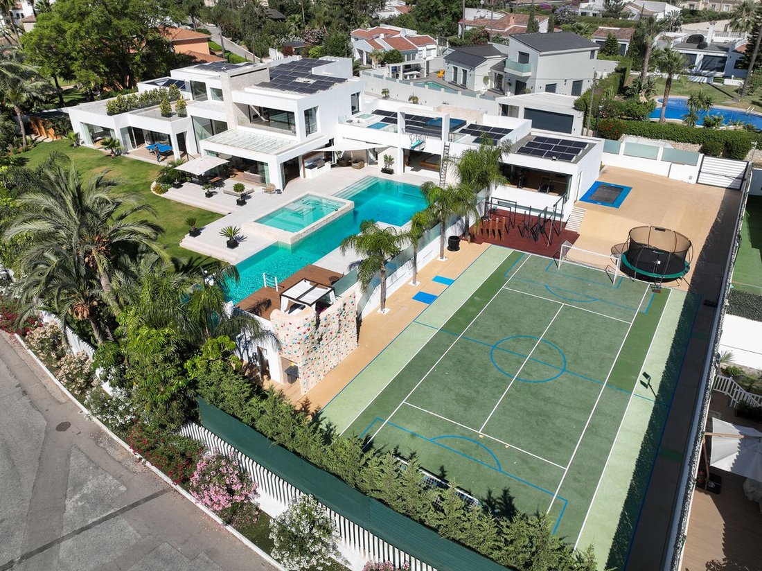 Villa in Estepona, Andalusia, Spain 3 - 18454057