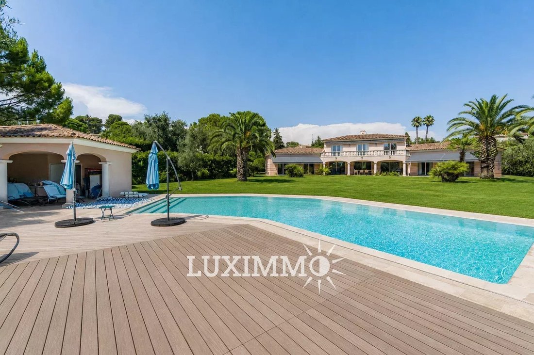 Villa in Mougins, Provence-Alpes-Côte d'Azur, France 2 - 18448254