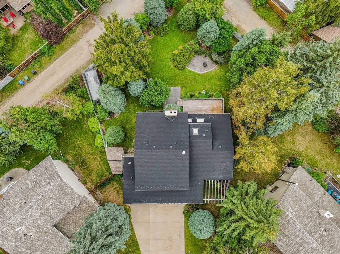 House in Calgary, Alberta, Canada 3 - 18453900