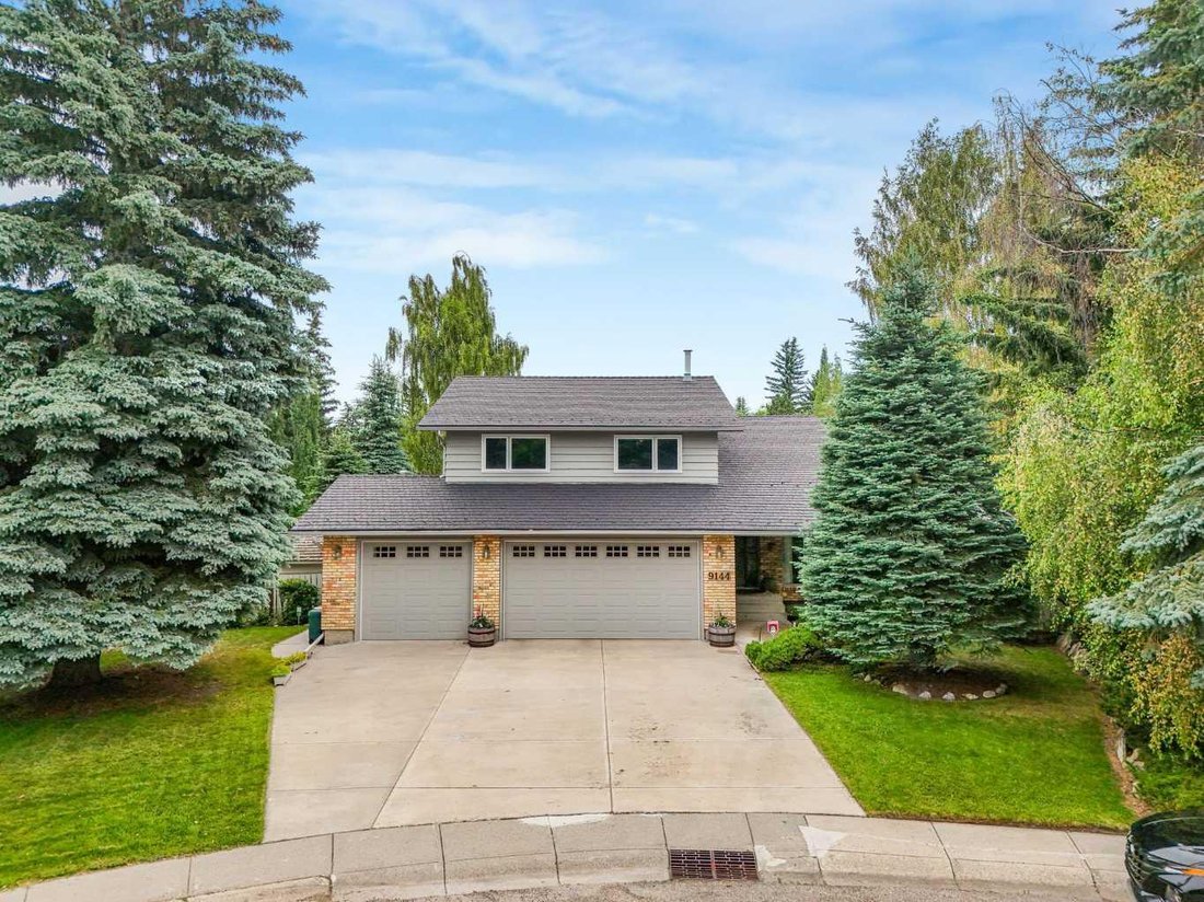 House in Calgary, Alberta, Canada 2 - 18453900