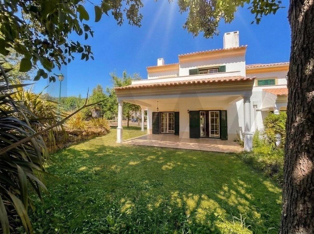 Townhouse in Almargem do Bispo, Lisbon, Portugal 1 - 18453489