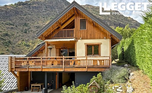 Chalet in Mizoën, Auvergne-Rhône-Alpes, France 1