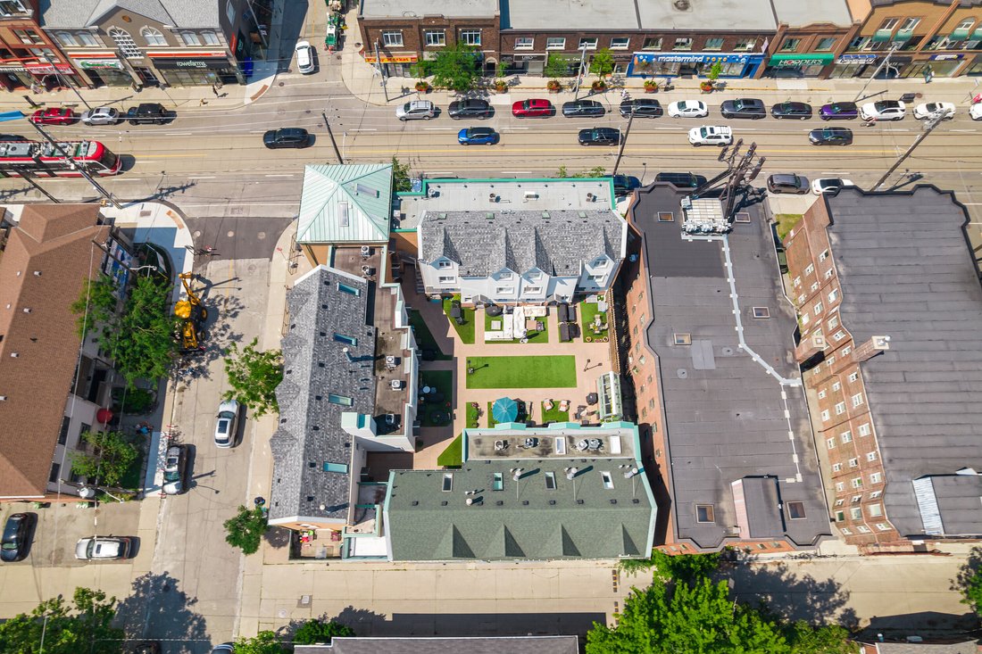 Townhouse in Toronto, Ontario, Canada 3 - 18454048