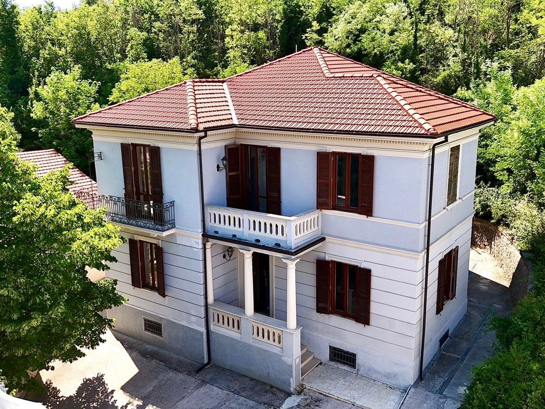 Villa in Pescina, Abruzzo, Italy 1 - 18454059