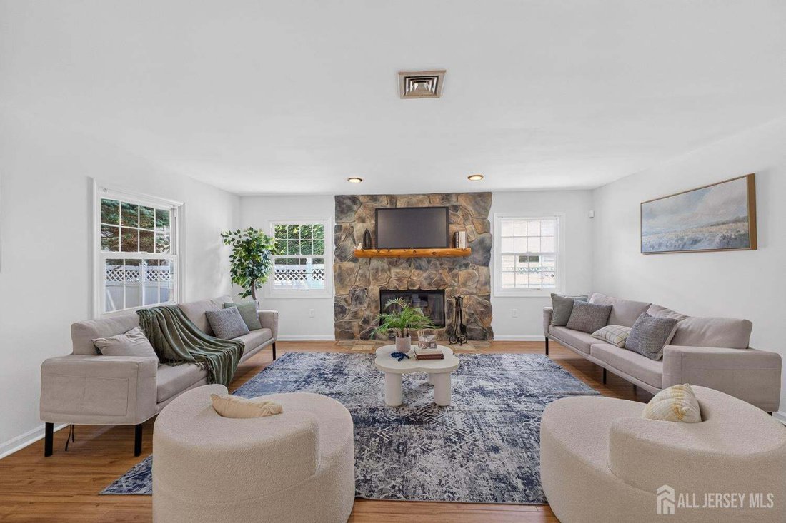 House in Matawan, New Jersey, United States 4 - 18454385
